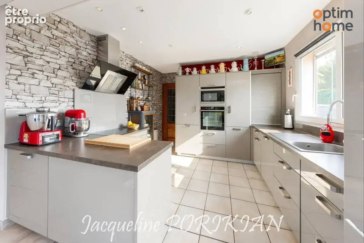 La Motte d'Aigues : Villa 4/5 pièces plus dépendance sur 3 160 m² de terrain arboré avec piscine - photo 11