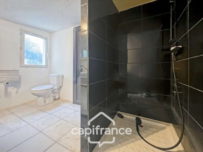 Domaine et Golf de Pont Royal, belle  propriété de 290 m2 établie sur un terrain de 2600 m2, cinq chambres, un bureau, piscine,  - photo 60