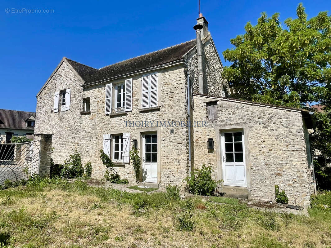 Maison à THOIRY