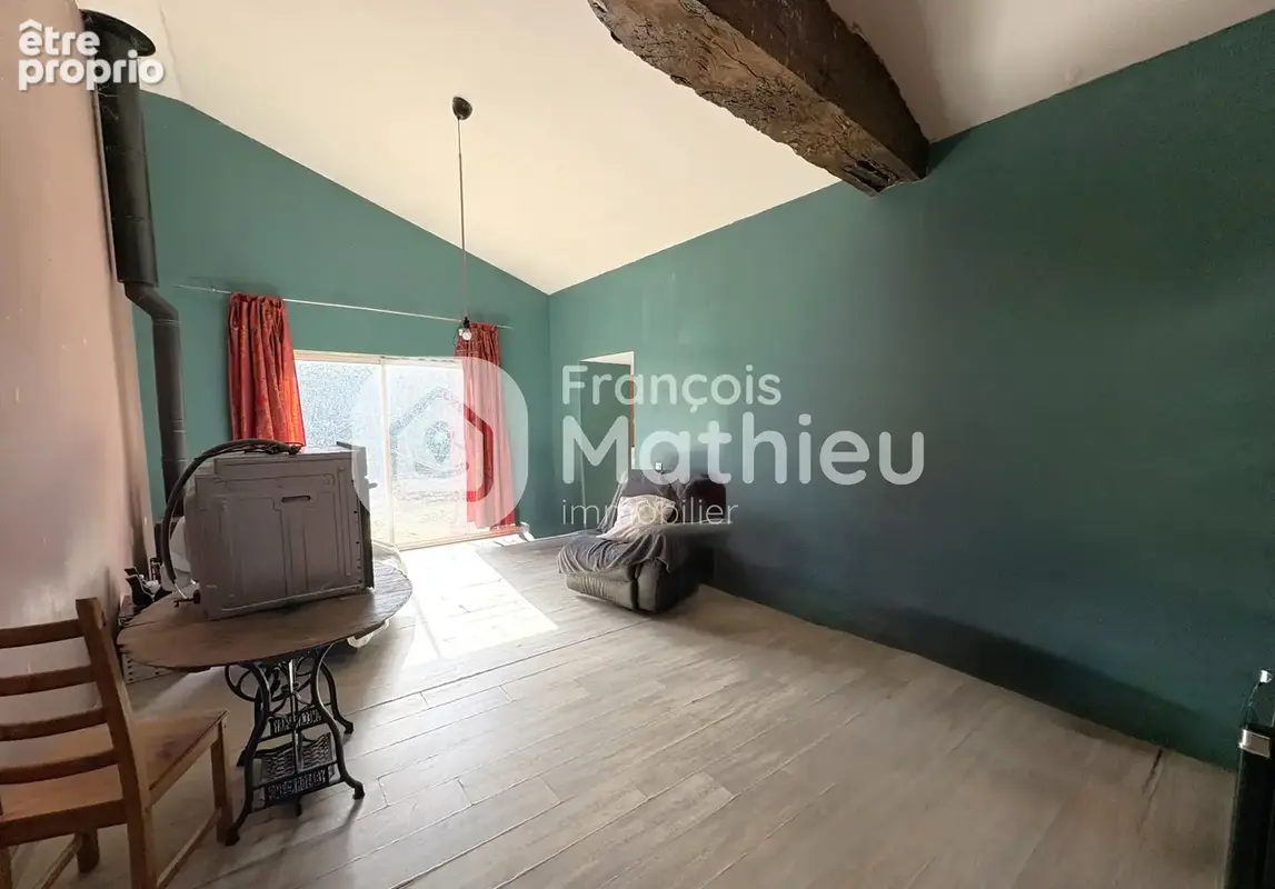 Saint-Etienne-sur-Chalaronne - Maison avec dépendances sur sa parcelle de 889 m2 - photo 3