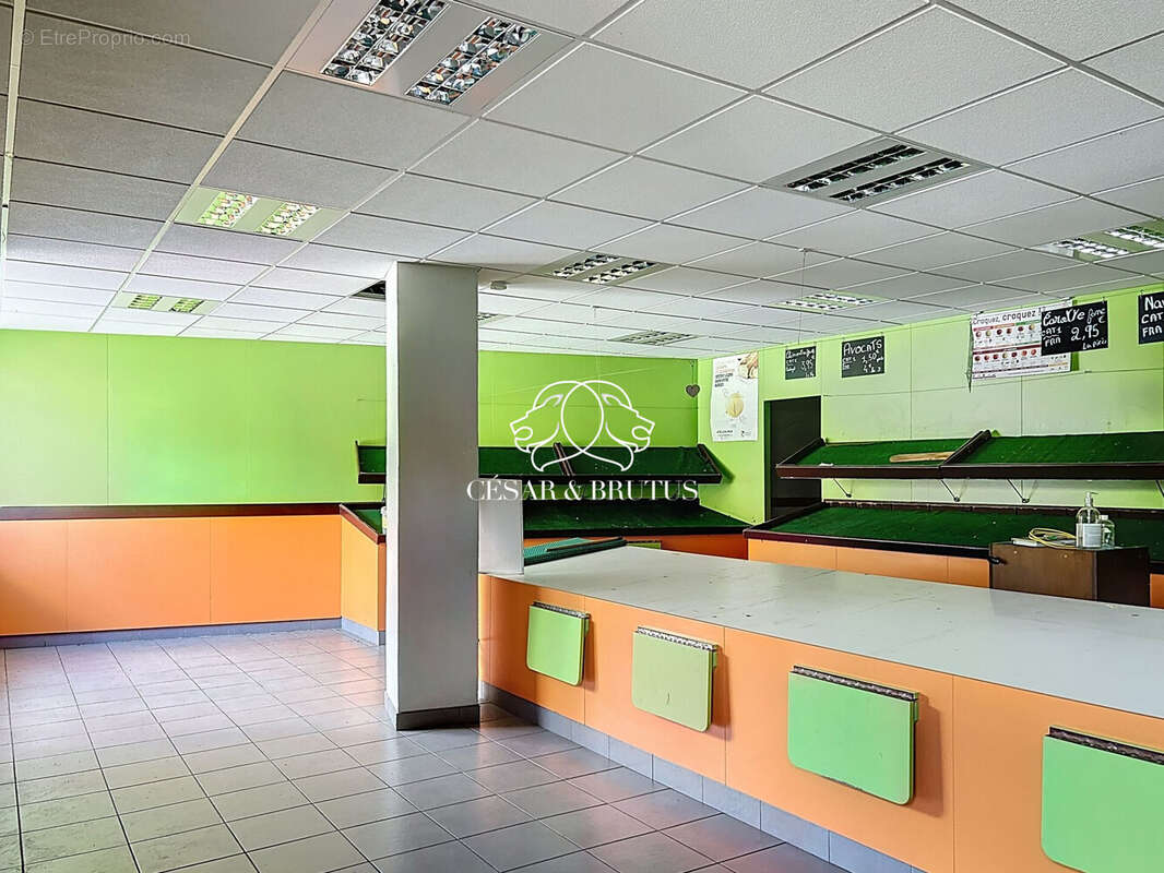 Commerce à AMPLEPUIS