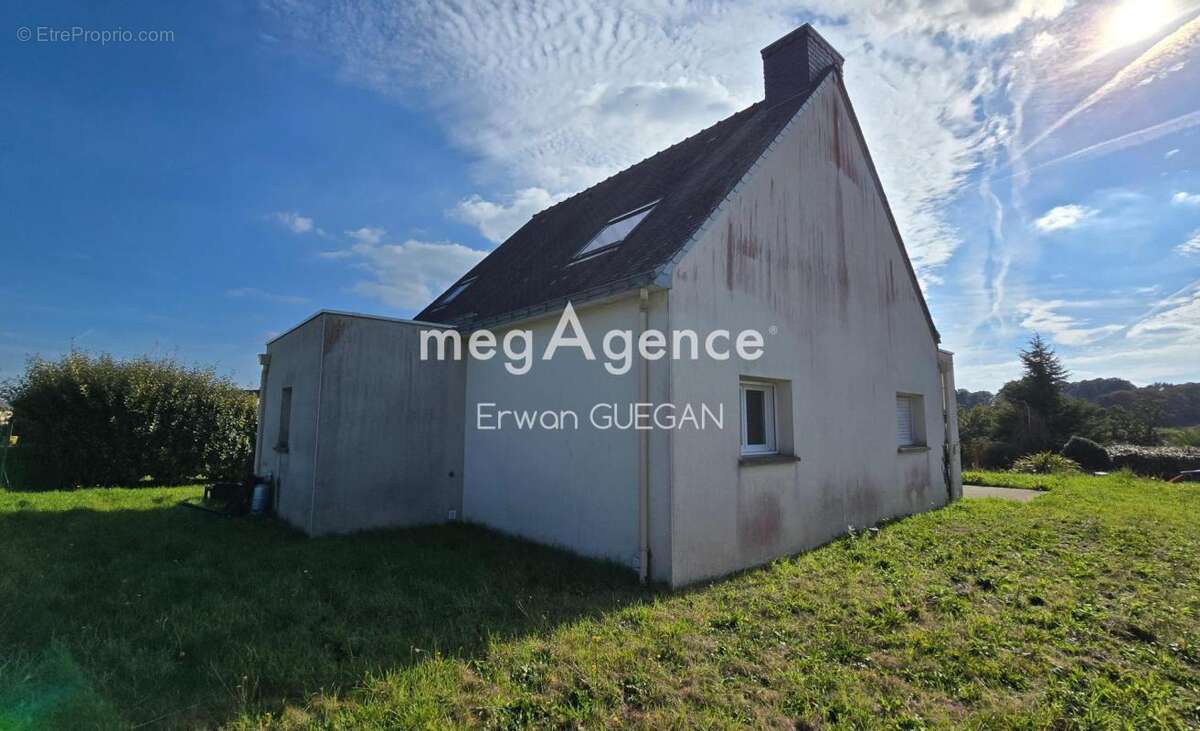 Maison à CLEGUEREC