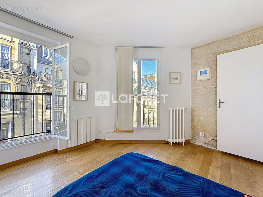 Appartement à PARIS-8E