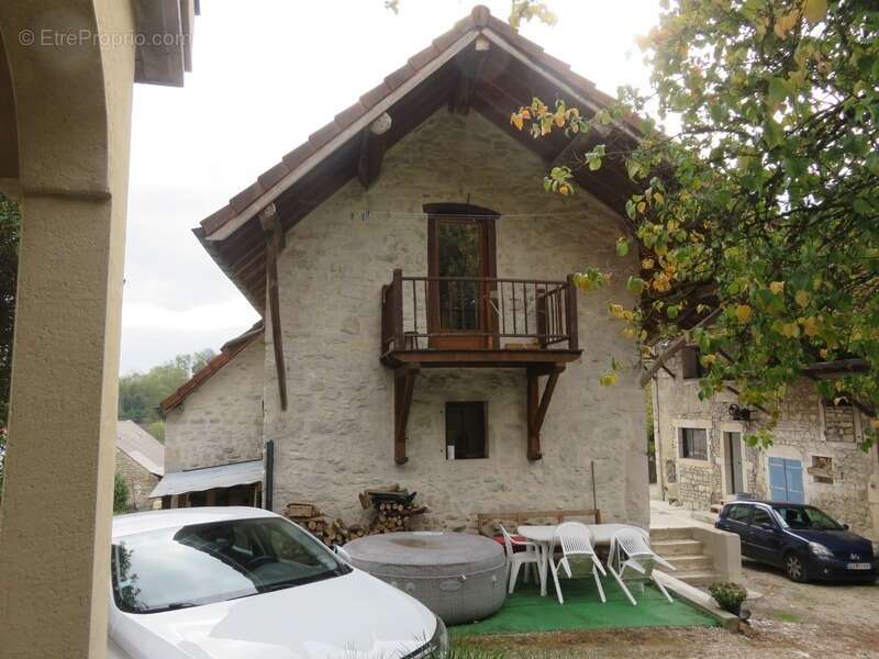 Maison en pierres à vendre 7 pièces de 168 m² à MARIGNIEU (01) plus sous-sol - photo 28
