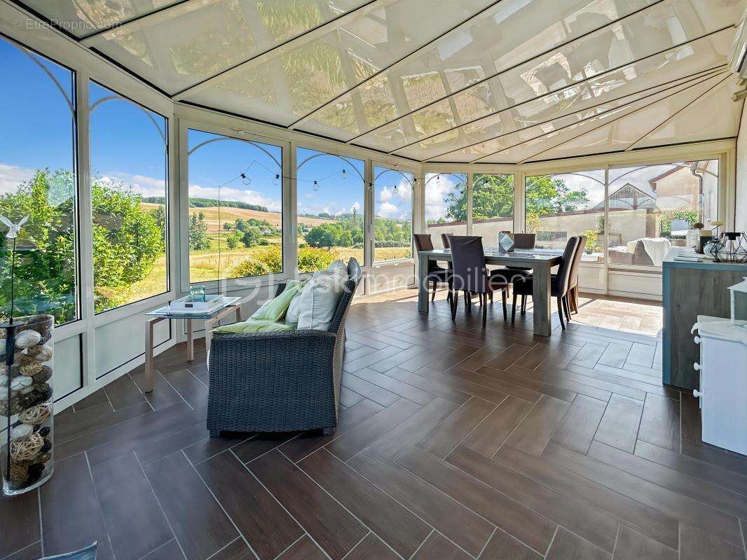 Maison 7 pièces de 179 m² à Nailly (89100) - photo 3