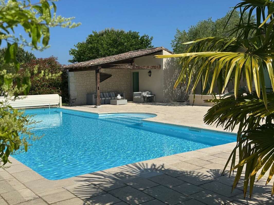 Superbe villa avec piscine sur le domaine du prestigieux Château des Vigiers Golf and Country Club - photo 19