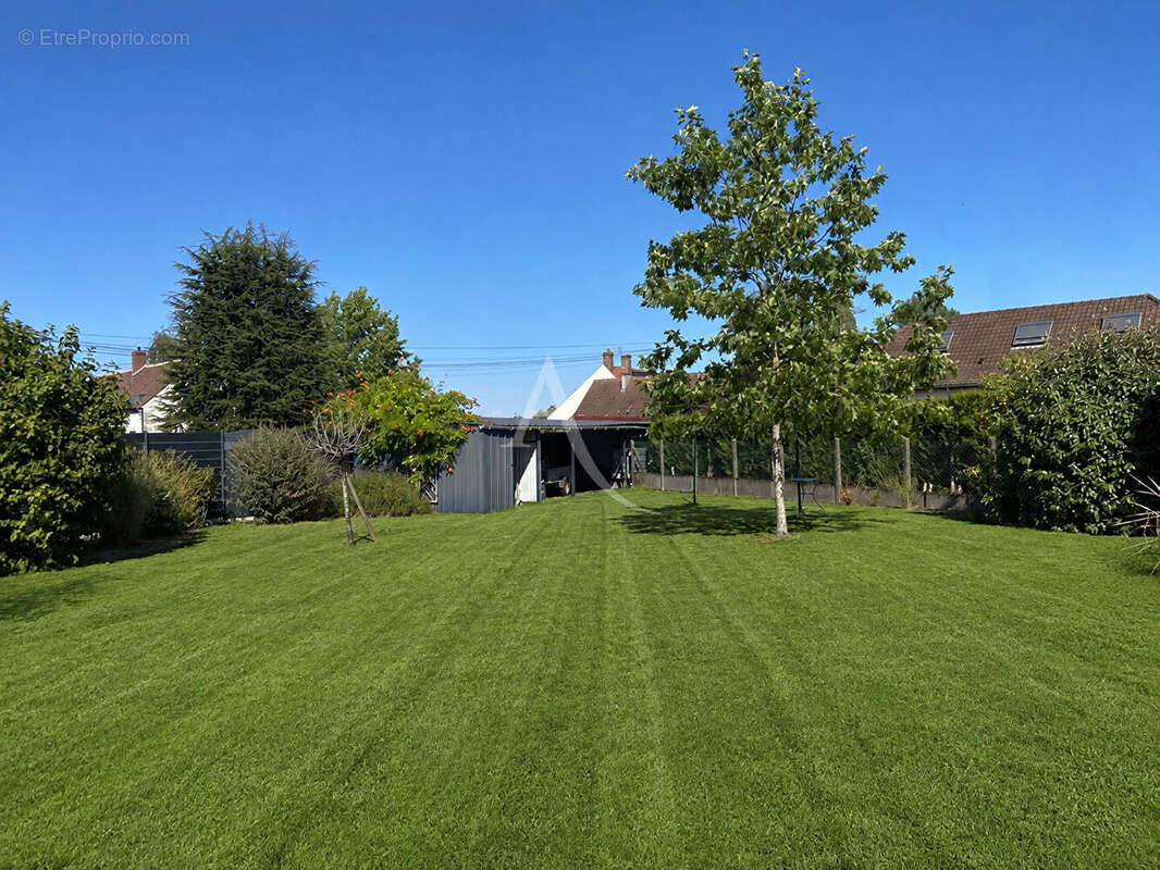 Maison plain-pied Ferolles 4 chambres 137 m2 - photo 16