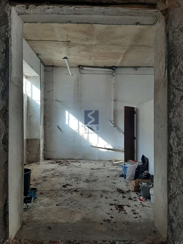 Appartement à SAINT-SAUVEUR-DE-MONTAGUT