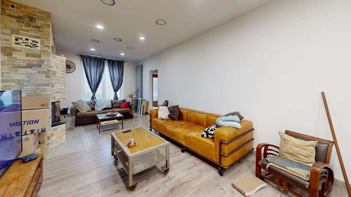 Maison à COURVILLE-SUR-EURE