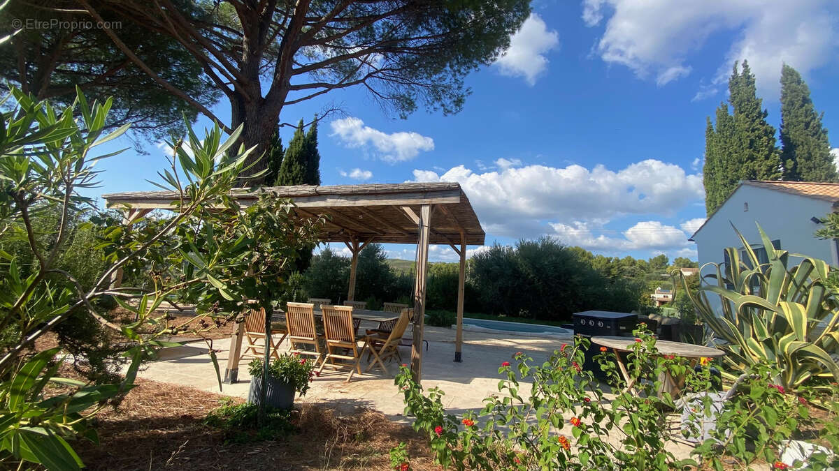 Maison à LE CASTELLET