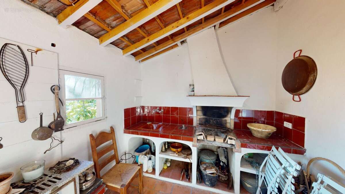 Maison à LE MUY