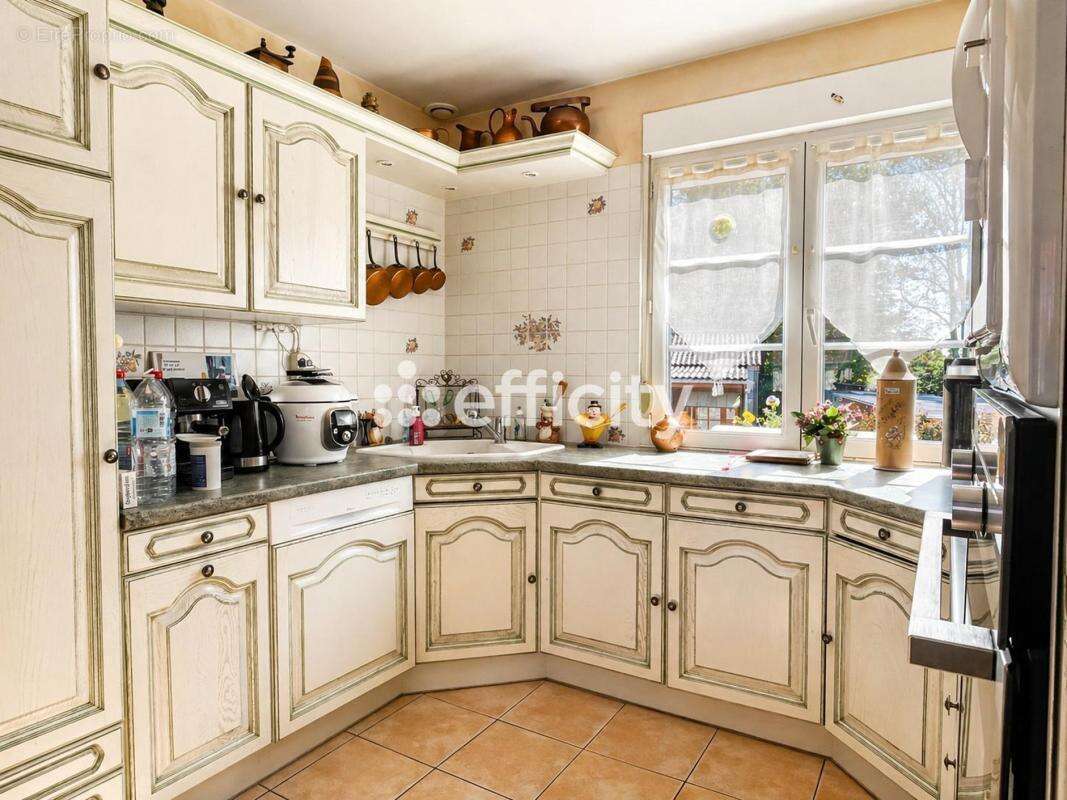 Maison 123 m² à Saint-Germain-Du-Corbeis  - photo 6