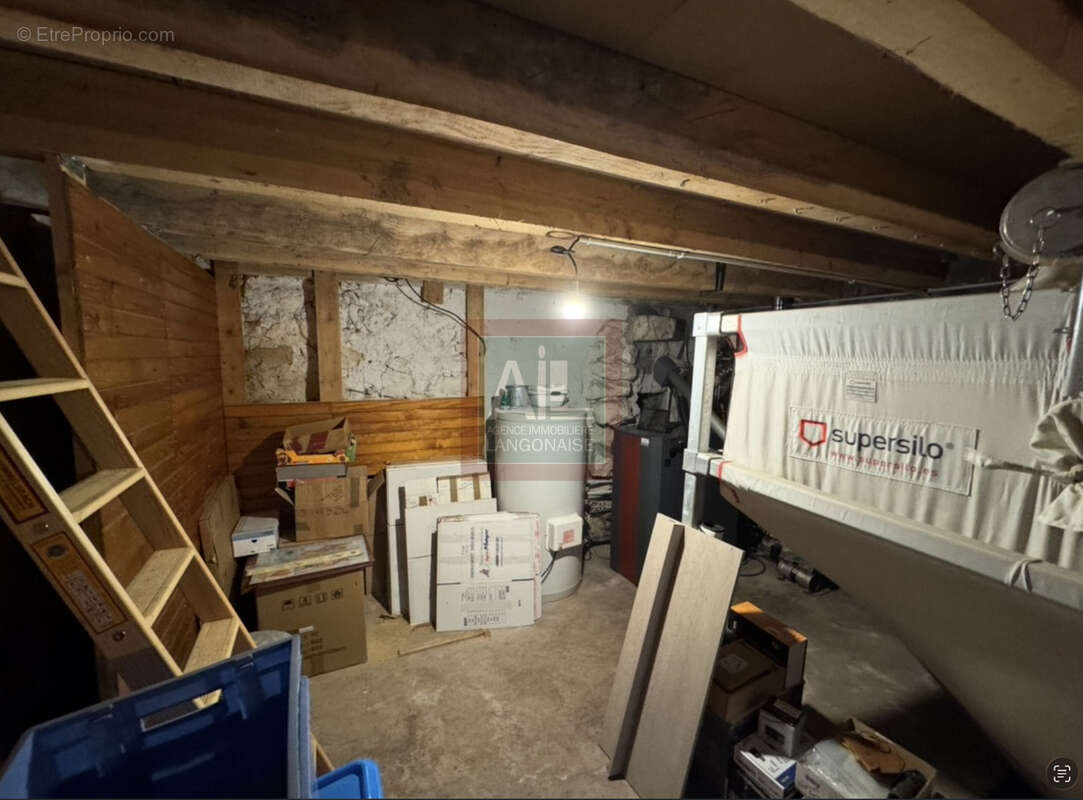 Maison rénovée avec garage et grange - photo 9