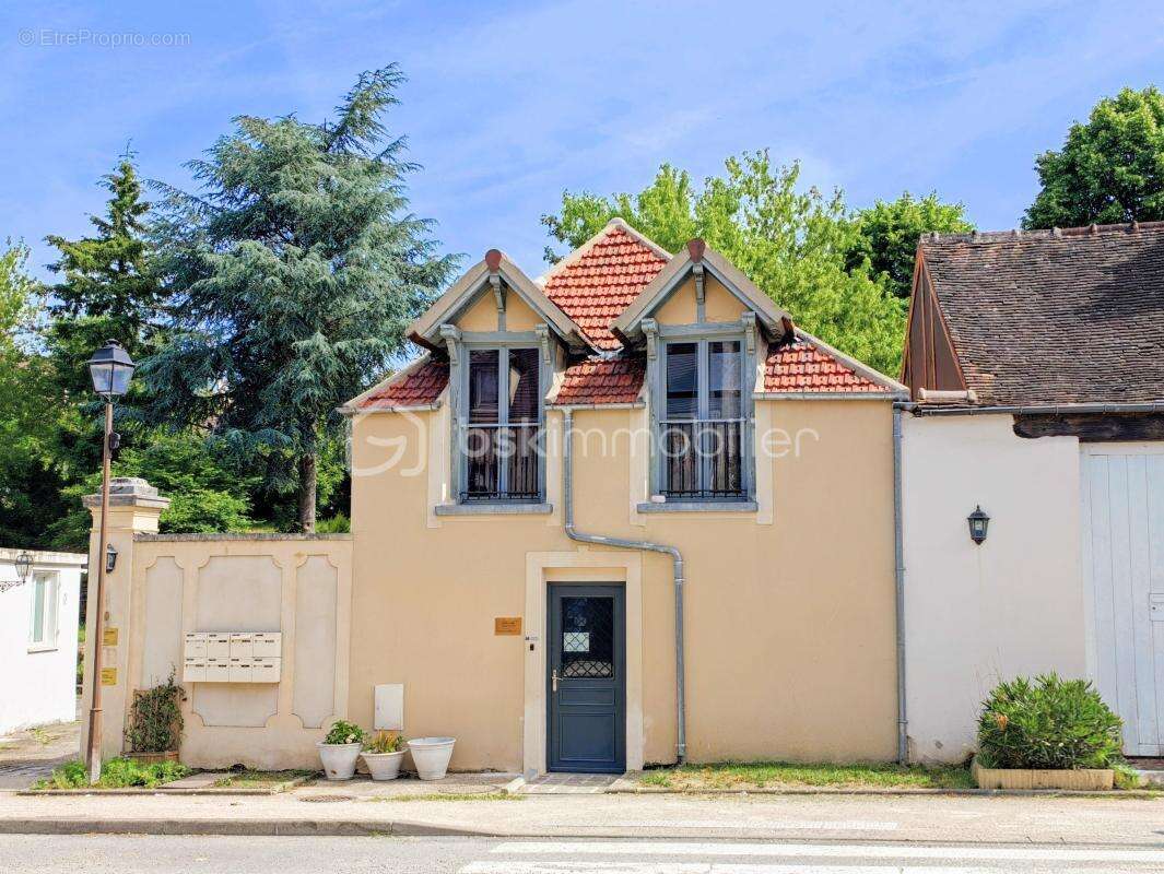 Proche centre - Charmante maison de ville à Jouars-Pontchartrain - photo 13