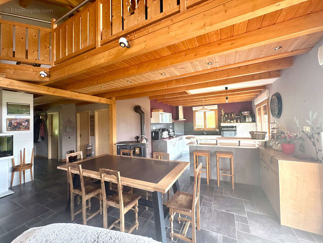 Maison à FAUCOMPIERRE