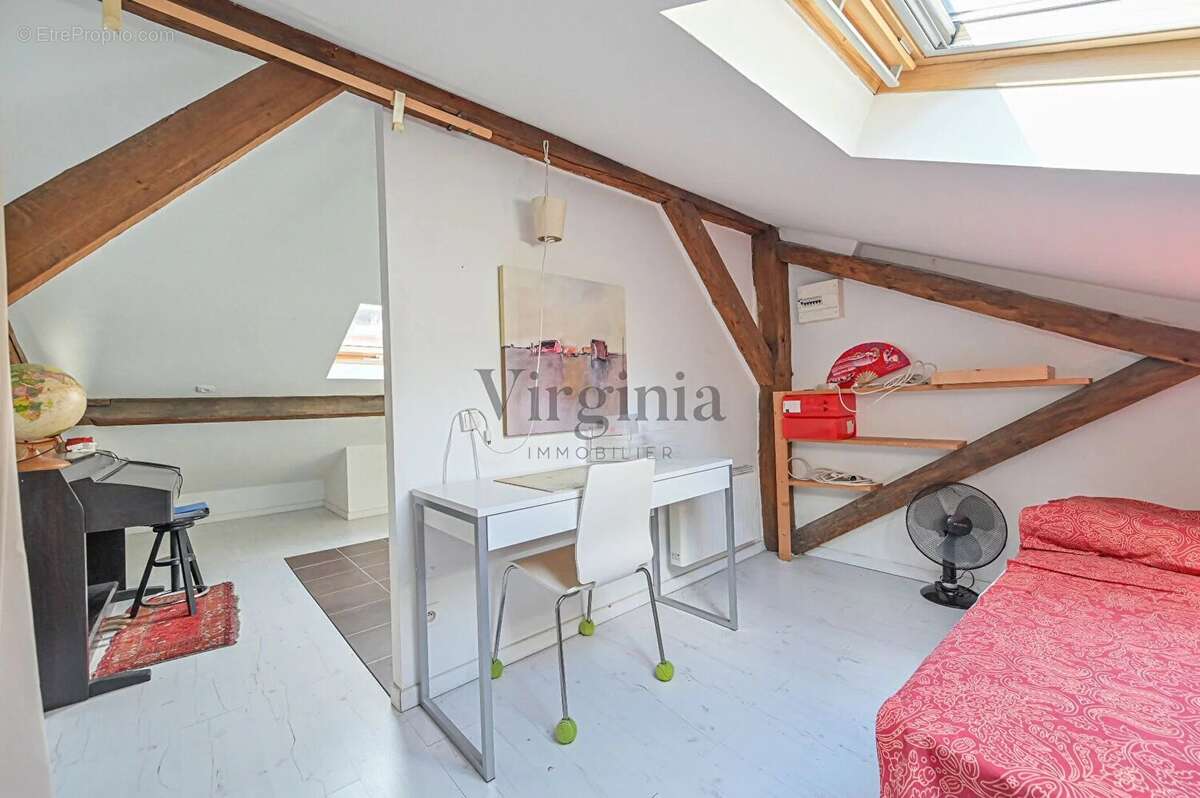 Appartement à CHARENTON-LE-PONT