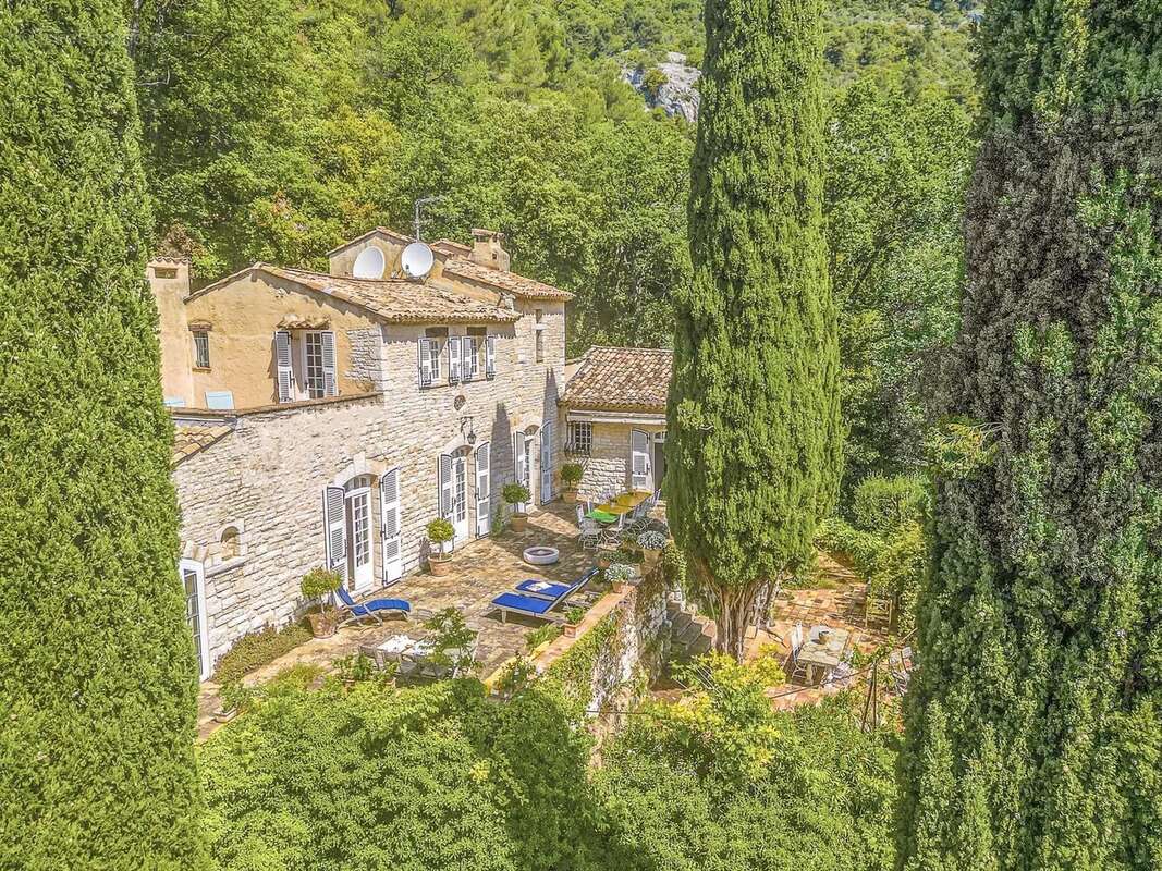 Maison à TOURRETTES-SUR-LOUP