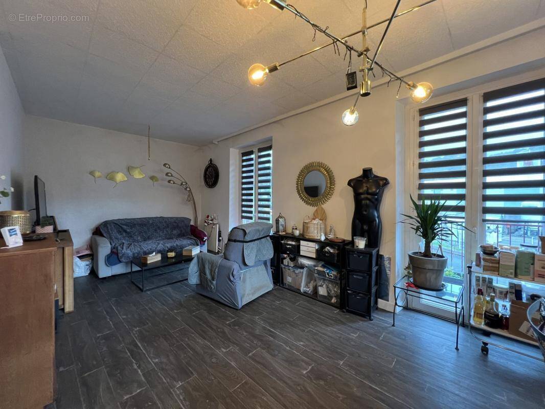 Maison à DECAZEVILLE