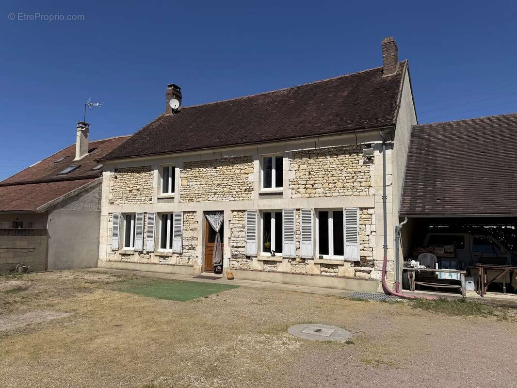 Maison à LINDRY