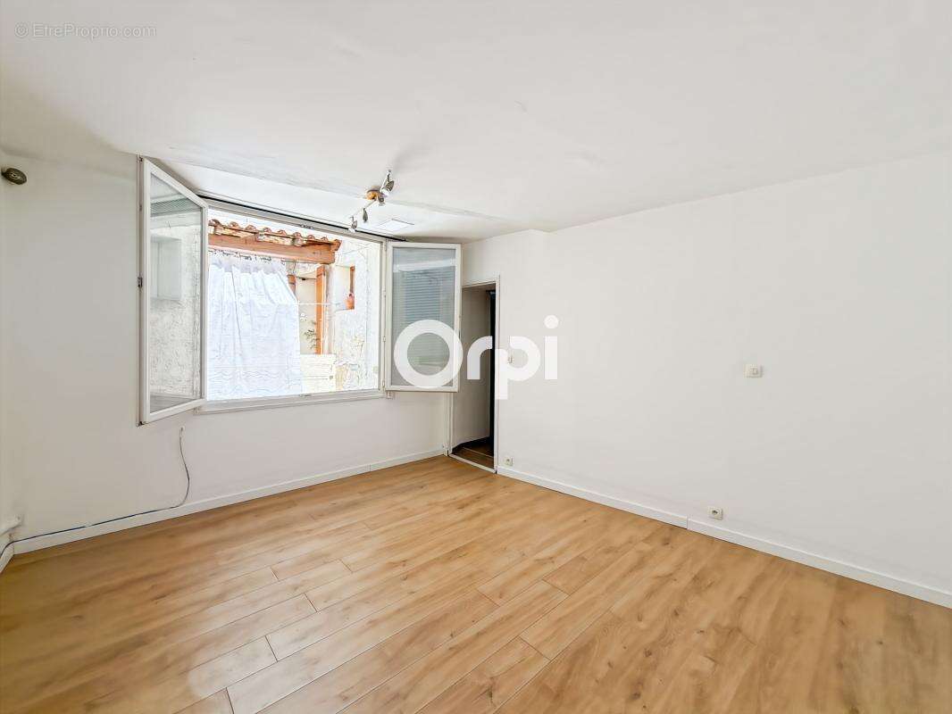 Appartement à CUGES-LES-PINS