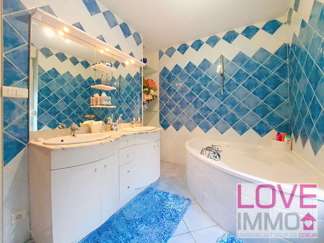 Maison à BOURGOIN-JALLIEU