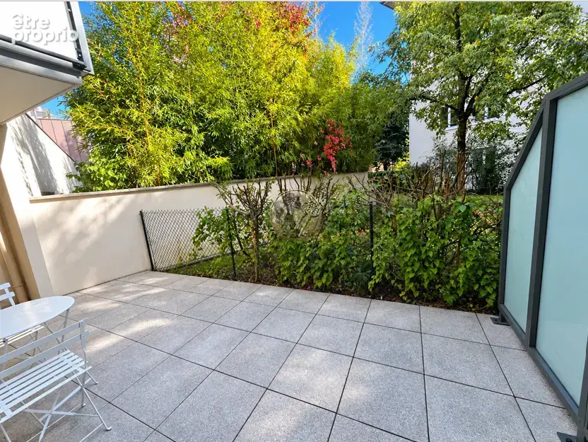 Francheville   magnifique t2 en rez-de-jardin avec terrasse de 15 m2, loggia, garage et cave - photo 8