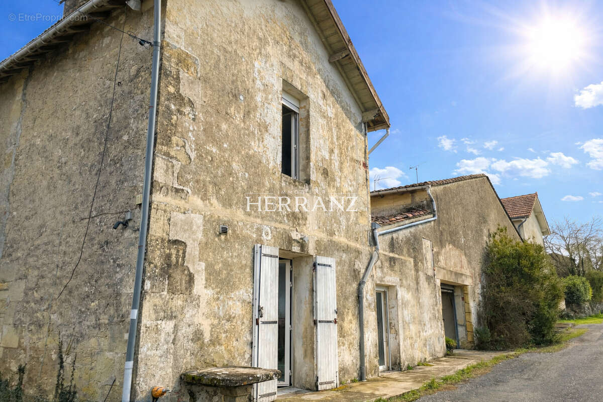 Maison à SAINT-GENES-DE-CASTILLON