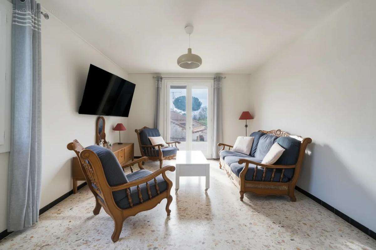 Maison à MAUGUIO