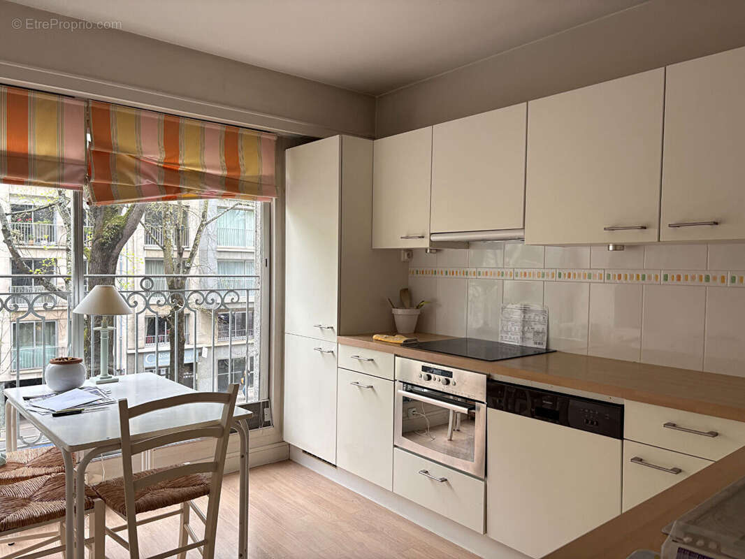 Bel appartement T5 de 142 m² avec balcon sur jardin orienté Sud Ouest - photo 4