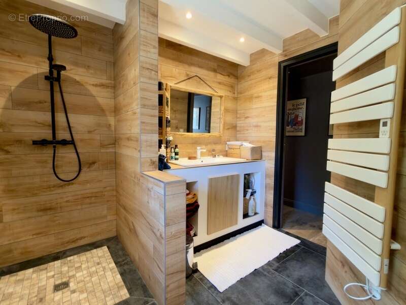 VARENNES SUR LOIRE, Longère rénovée de 134m² habitables / 151m² utiles avec garage et jardin - photo 11