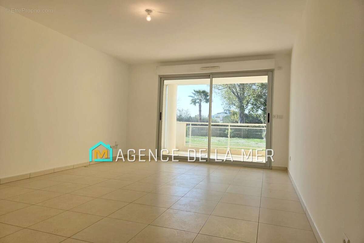 Appartement à MANDELIEU-LA-NAPOULE