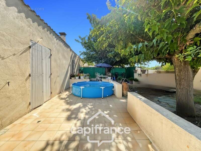 Alleins, maison de plain pied de   83m2 environ établie en zone agricole sur une parcelle de 3 400m2 m2 avec garage attenant - photo 3
