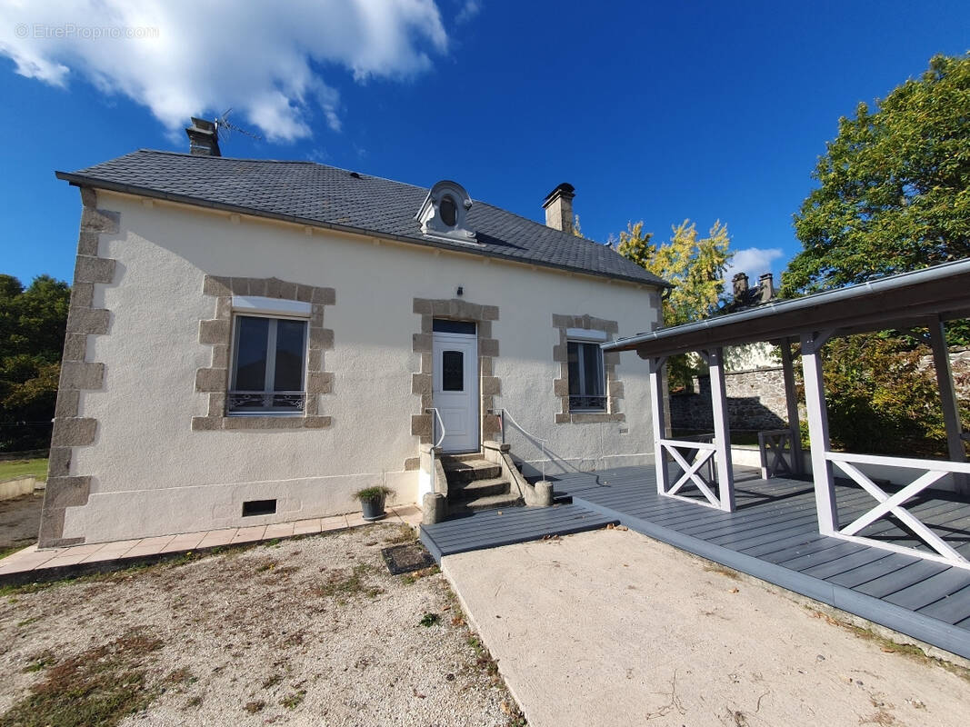 Maison à MARCILLAC-LA-CROISILLE