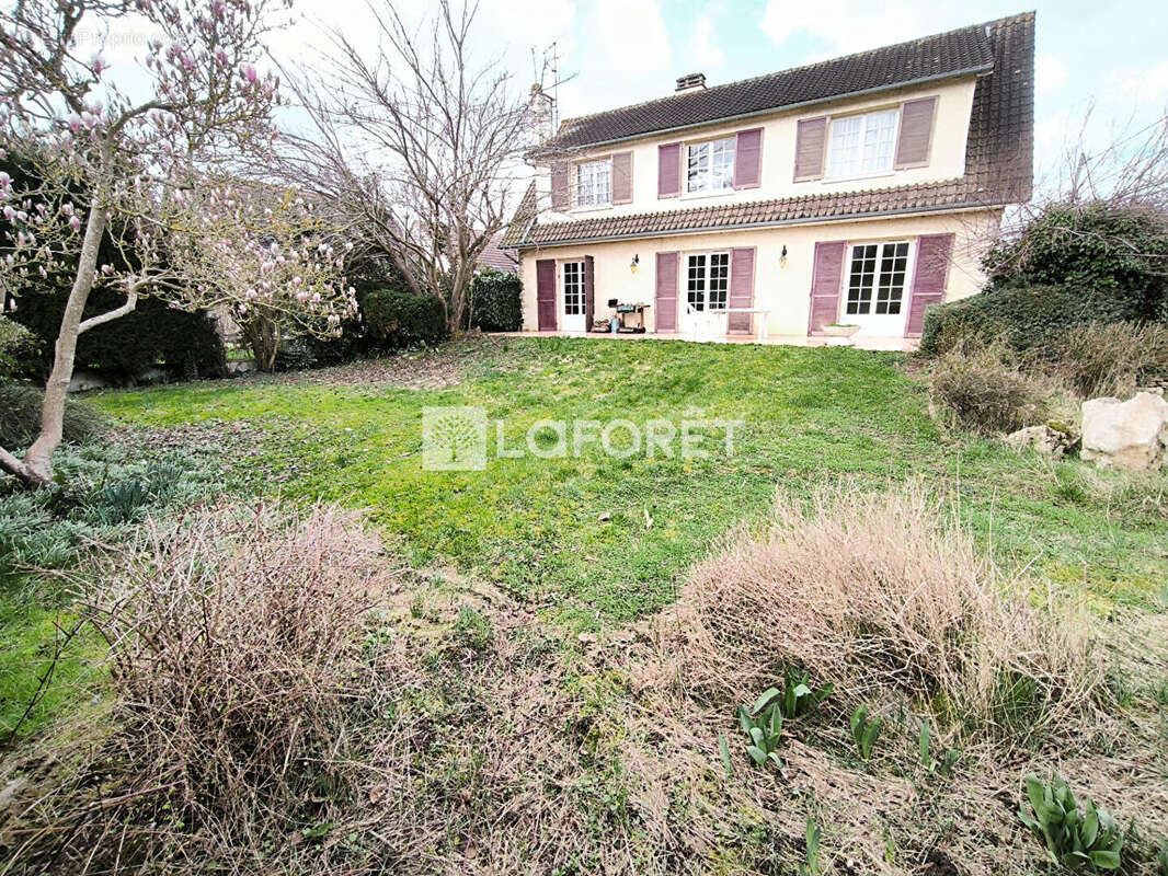 Maison à ROSNY-SUR-SEINE