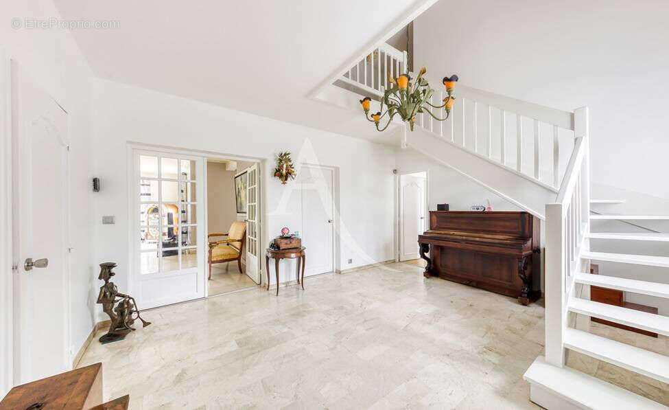 Maison à OZOIR-LA-FERRIERE