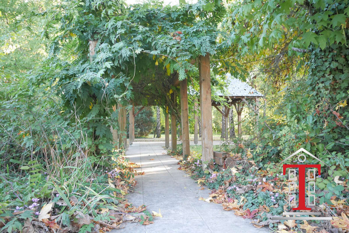Maison à SAINT-MATHURIN-SUR-LOIRE