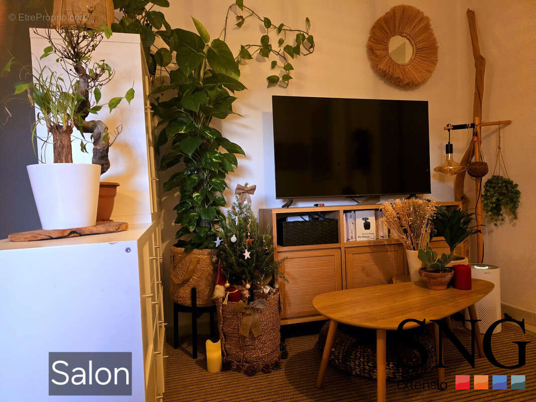Appartement à GARONS