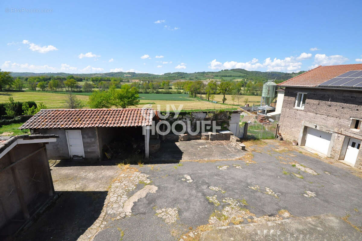 Maison à Aveize de 128 m2 sur une parcelle de 980 m² - photo 2
