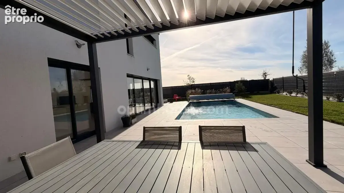 Maison contemporaine avec piscine - Calme, volumes et prestations - photo 3