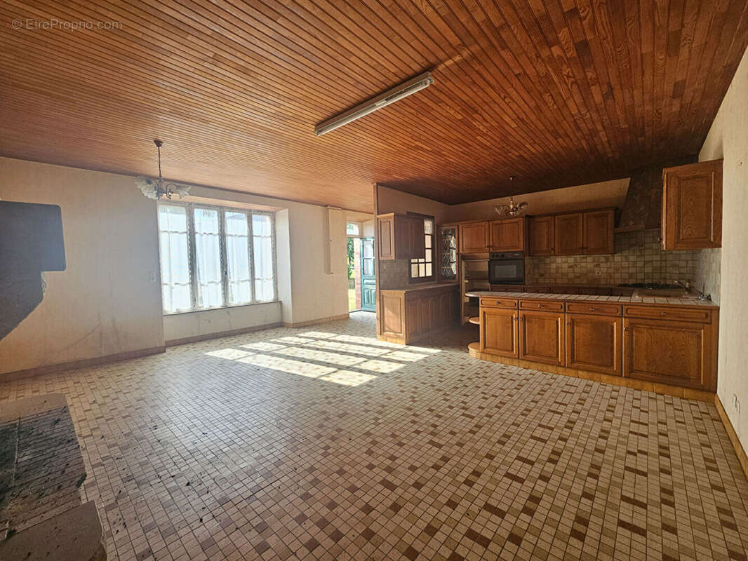 EXCLUSIVITÉ AMANDA - Longère en pierres - 7 pièces - 111 m2 - 5 Chambres - Dépendances - VIGNOC - photo 3