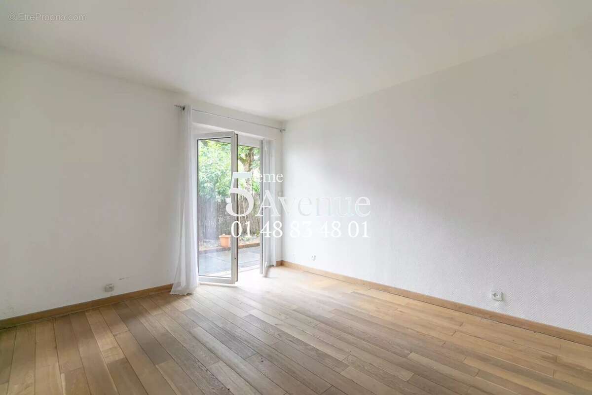 local commercial RDC - photo 9