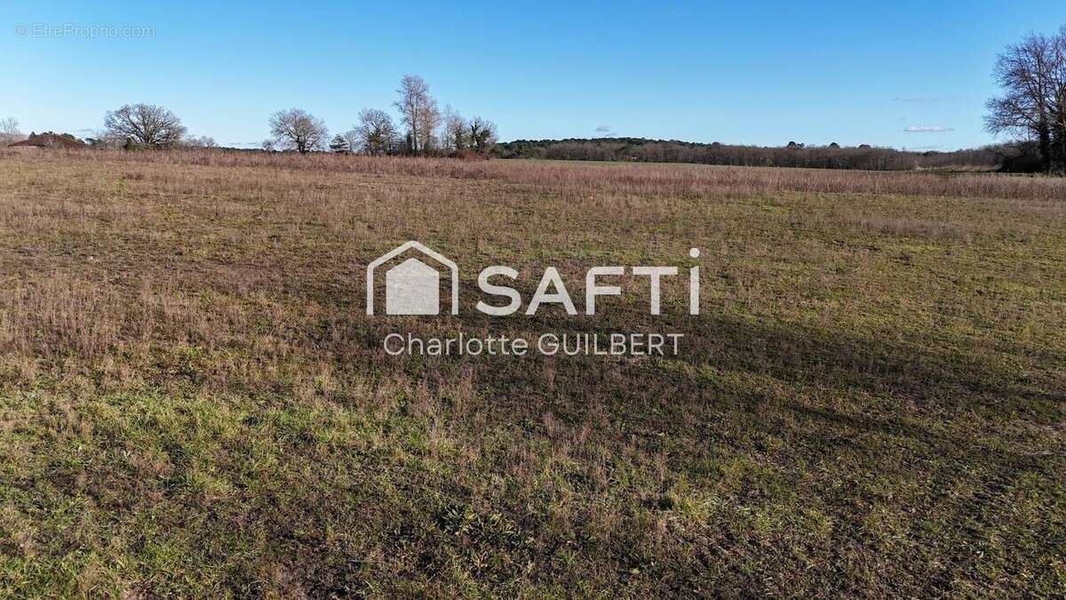 Terrain 2770 m² à Caubeyres  - photo 2