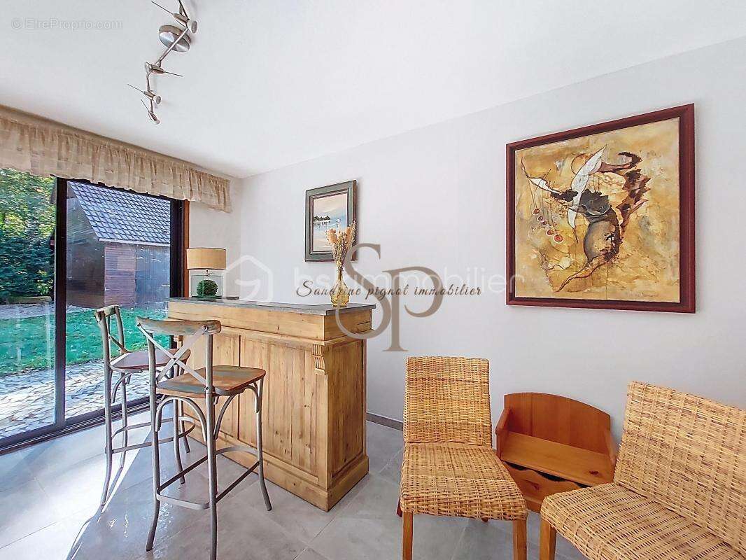 Maison à BAZOCHES-SUR-LE-BETZ