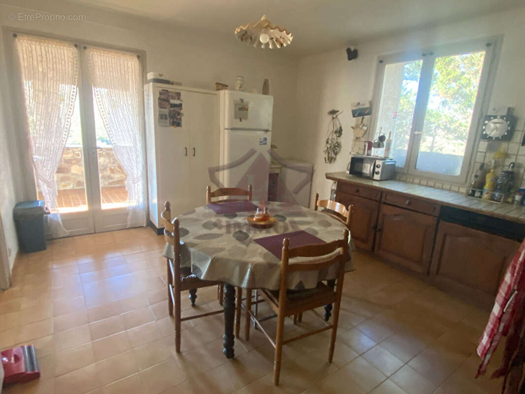 Maison à SAINT-BRES