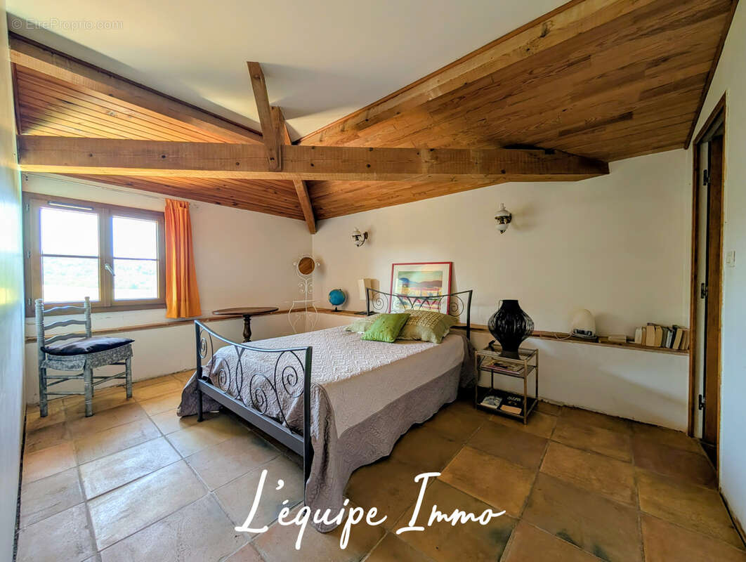 Propriété de caractère avec dépendances sur 35 hectares - photo 14