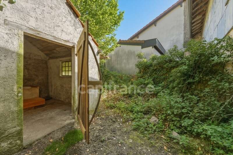 Maison à PERON