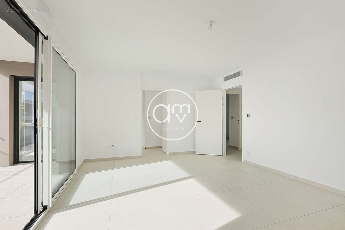Hyeres gambetta - appartement t4 - residence neuve 2025 - garage double - frais de notaire reduits - photo 3