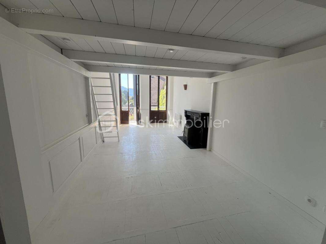 Appartement T2  de 58 m² avec grand balcon et cave - photo 3