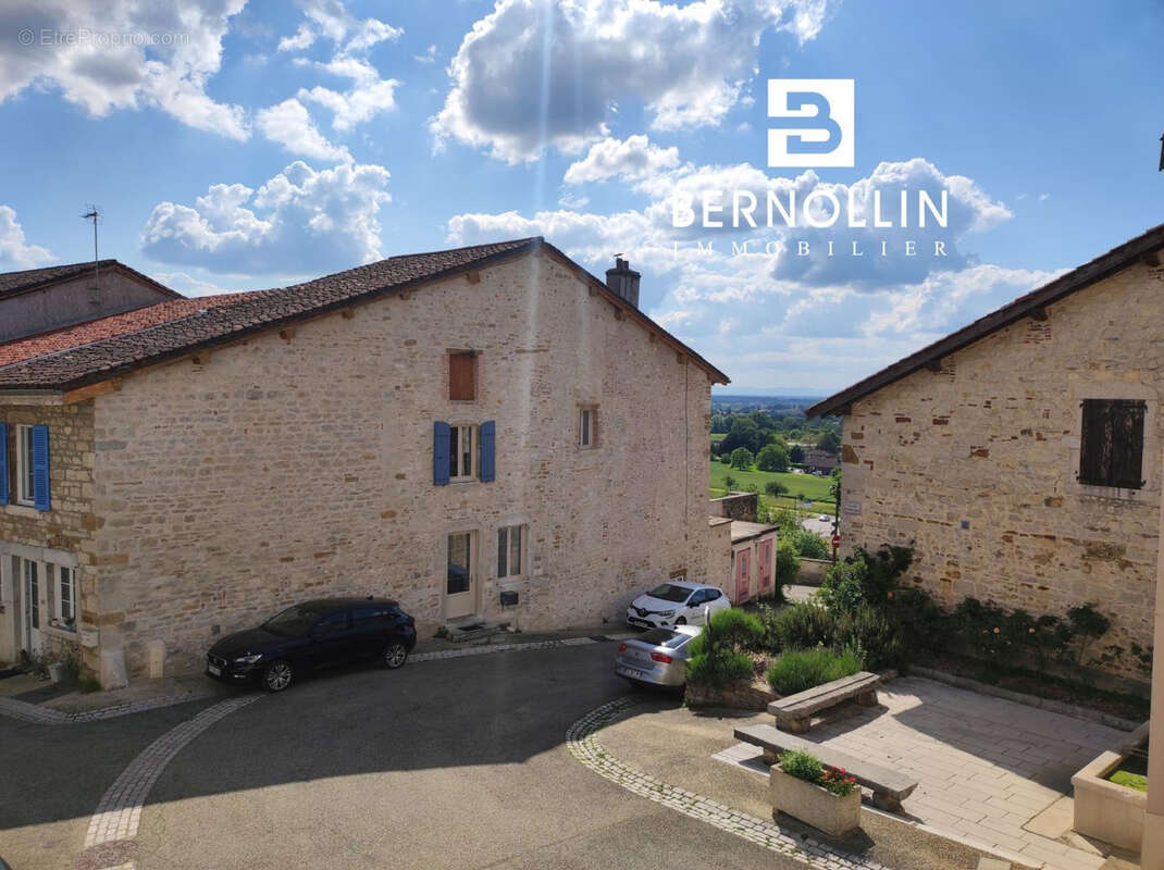 Maison en pierre mitoyenne de 107 m2 à Treffort centre - photo 21