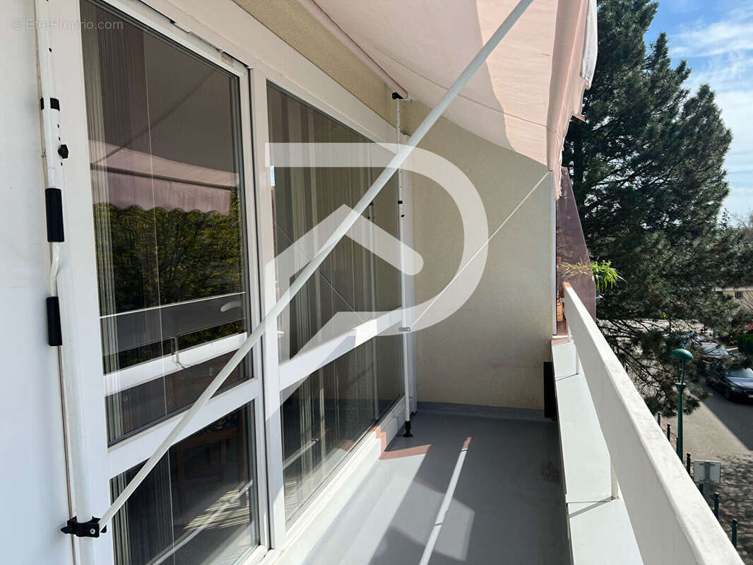 Appartement à LES ESSARTS-LE-ROI